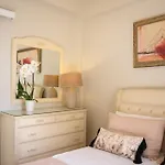 Boutique Aspasia Vila